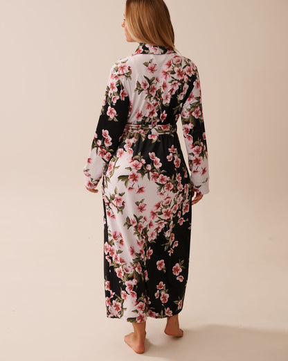 La Vie en Rose_Cherry Blossom_LUXURY EDITION Cherry Blossom Softness Long Robe_40600207_P00431_04