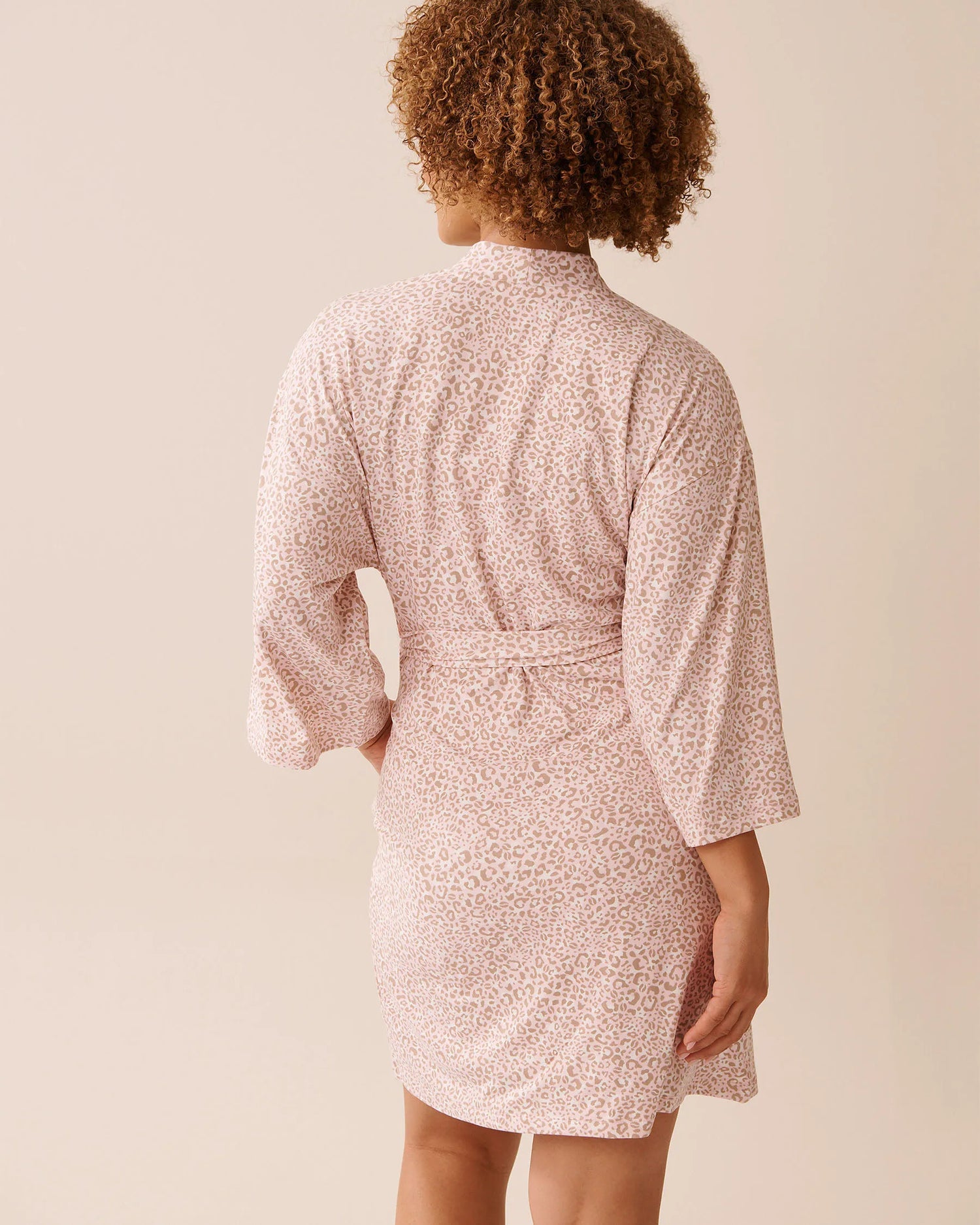 La Vie en Rose_Pale Lilac Leopard_Pink Leopard Print Super Soft Kimono_40600210_P50099_04