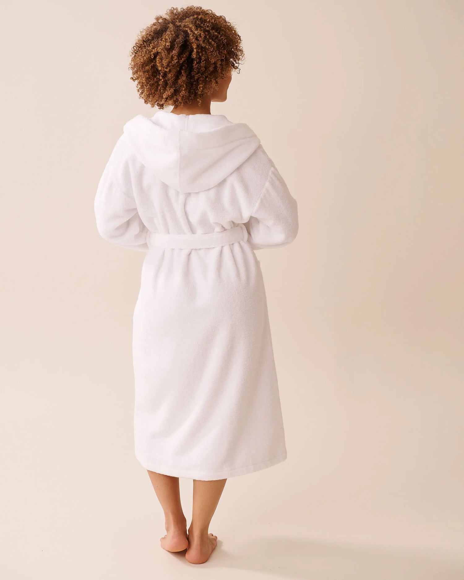 La Vie en Rose_Brilliant White_Terry Spa Hooded Robe_40600212_10000_02