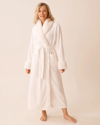 La Vie en Rose_Snow White_LUXURY EDITION Faux Fur Collar Long Plush Robe_40600217_10011_01