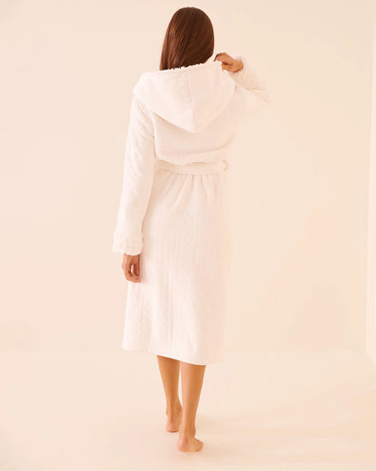 La Vie en Rose_Snow White Cable_Luxury Edition Luxurious Hooded Robe_40600218_P10551_05