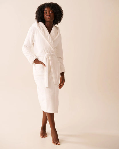 La Vie en Rose_Snow White Cable_Luxury Edition Luxurious Hooded Robe_40600218_P10551_06