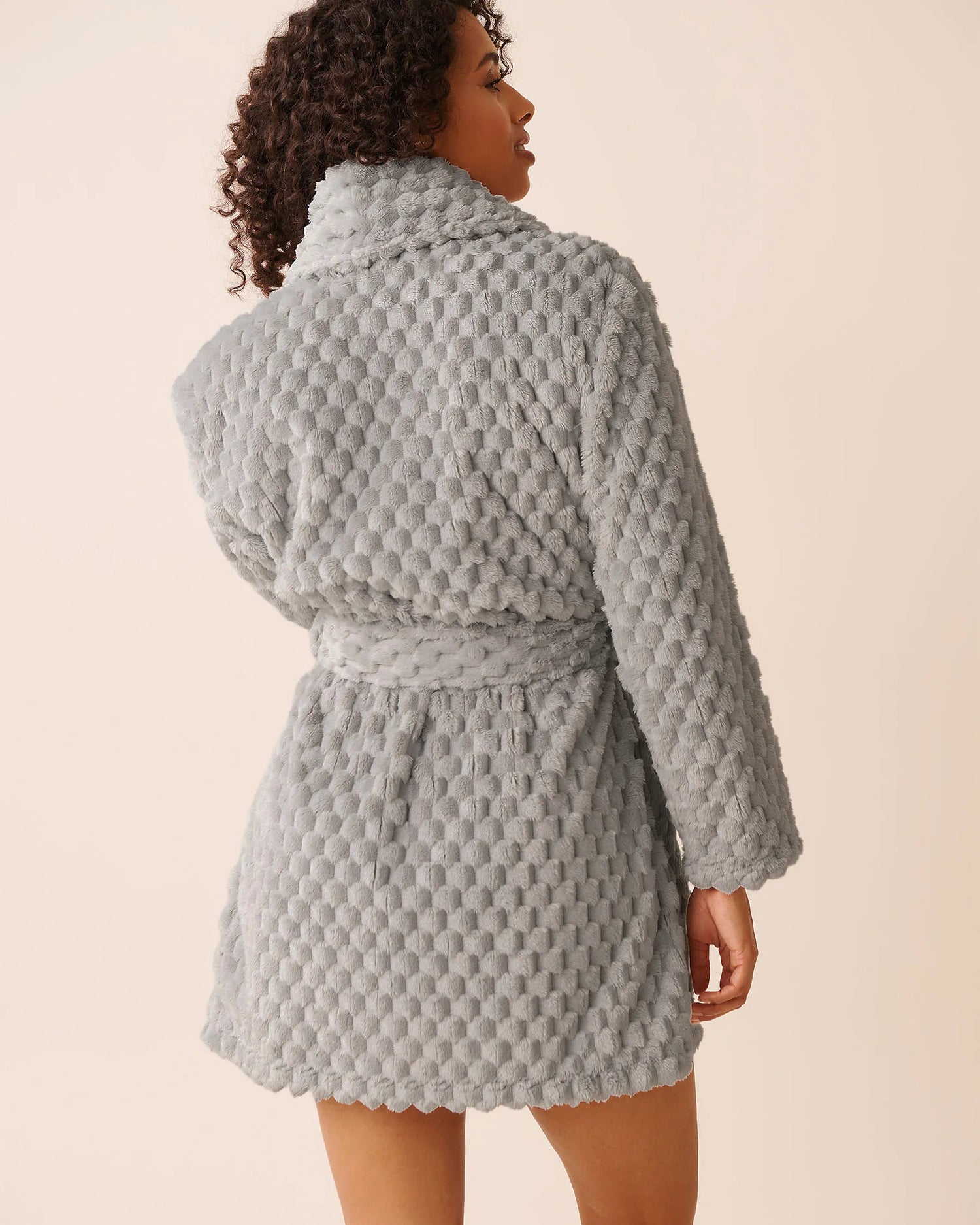 La Vie en Rose_Quiet Gray_Soft Plush Quilted Effect Robe_40600219_00055_03