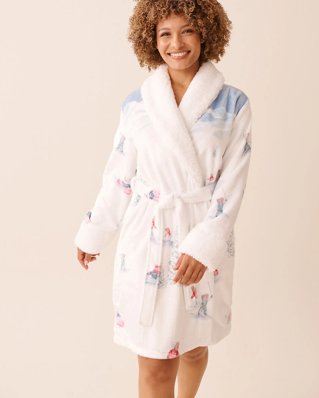 La Vie en Rose_Snow White Ski Placement_Skiing Bear Print Soft Plush Hooded Robe_40600220_P10549_01