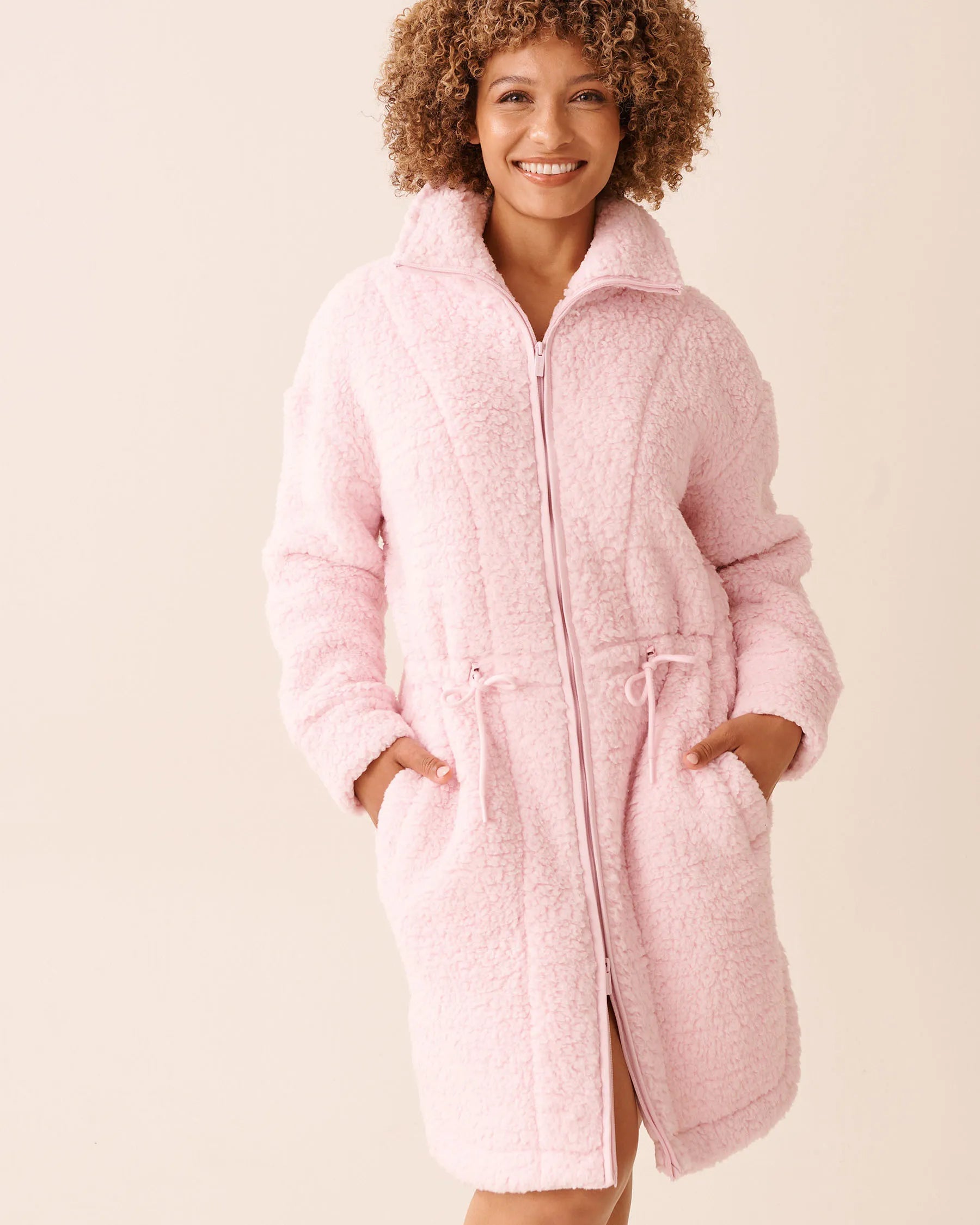 La Vie en Rose_Cherry Blossom_Zip-up Funnel Neck Sherpa Robe_40600221_60074_03