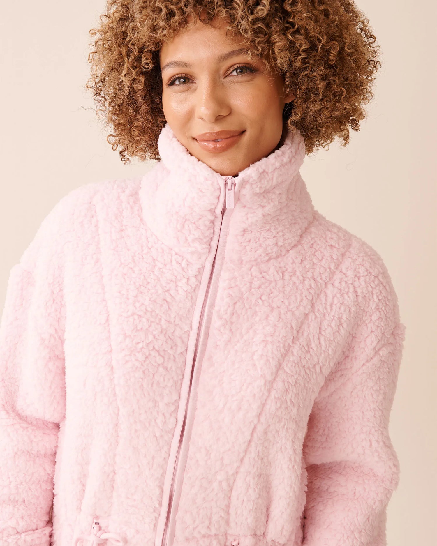 La Vie en Rose_Cherry Blossom_Zip-up Funnel Neck Sherpa Robe_40600221_60074_06