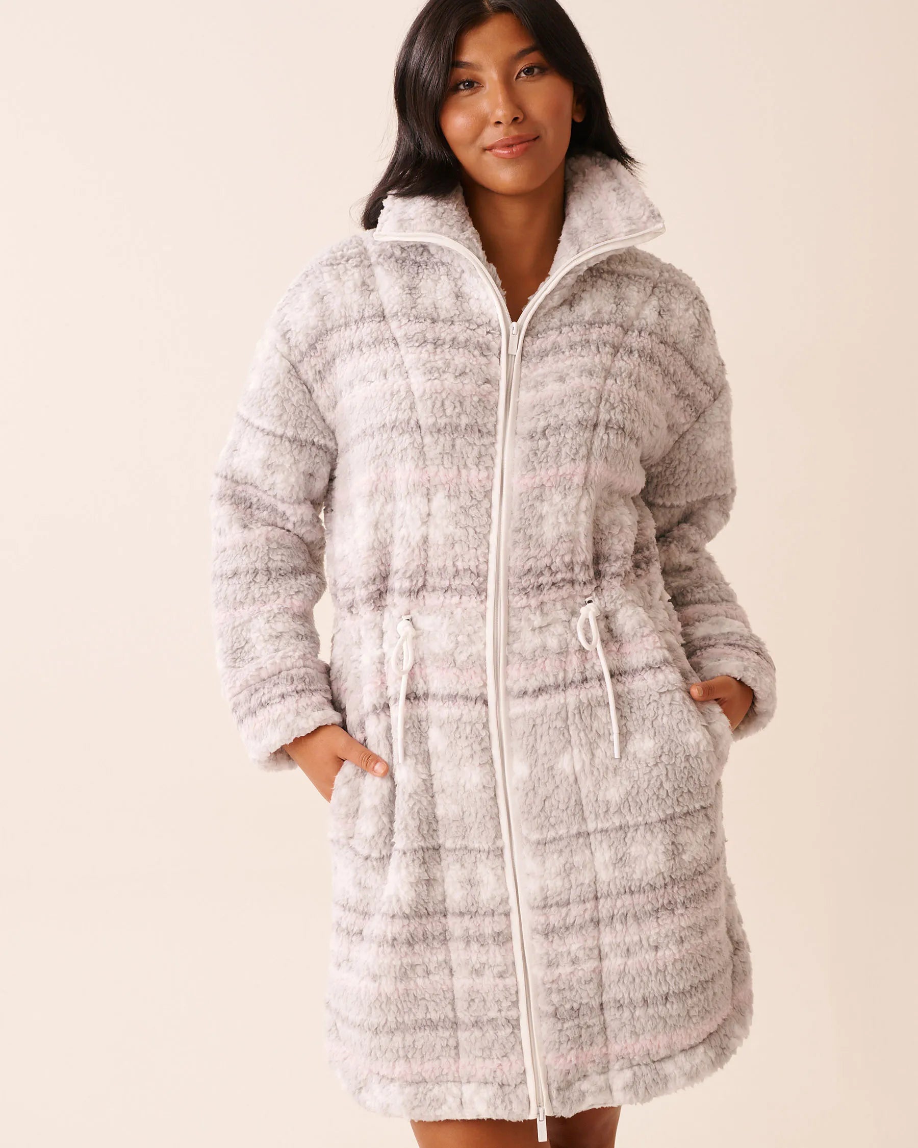 La Vie en Rose_Grey &amp; Pink Nordic_Zip-up Funnel Neck Sherpa Robe_40600221_P00471_01