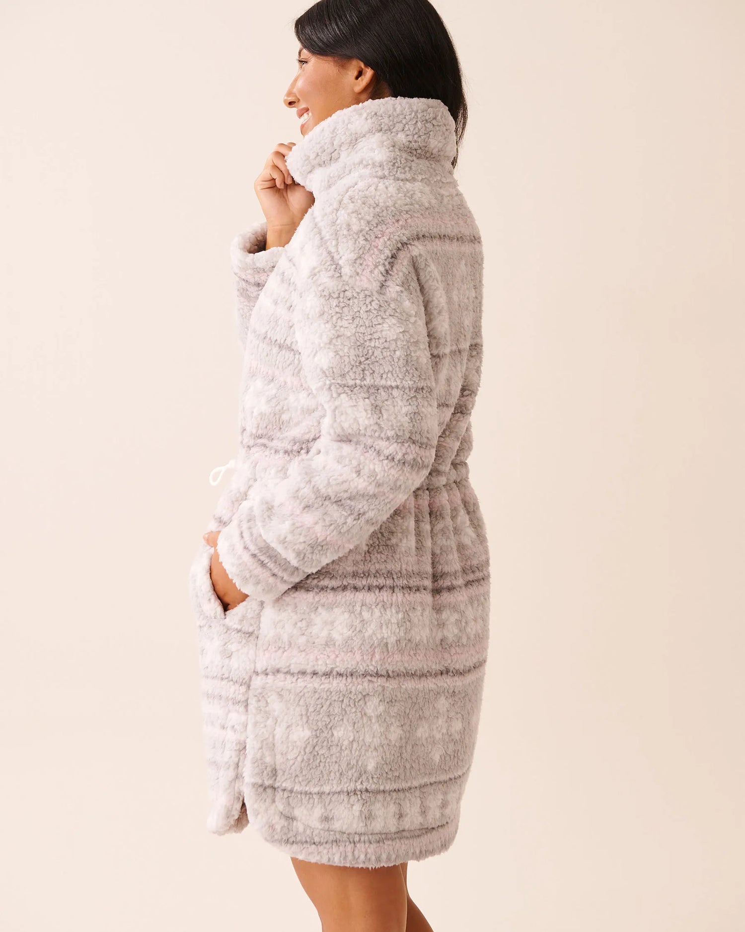 La Vie en Rose_Grey &amp; Pink Nordic_Zip-up Funnel Neck Sherpa Robe_40600221_P00471_05