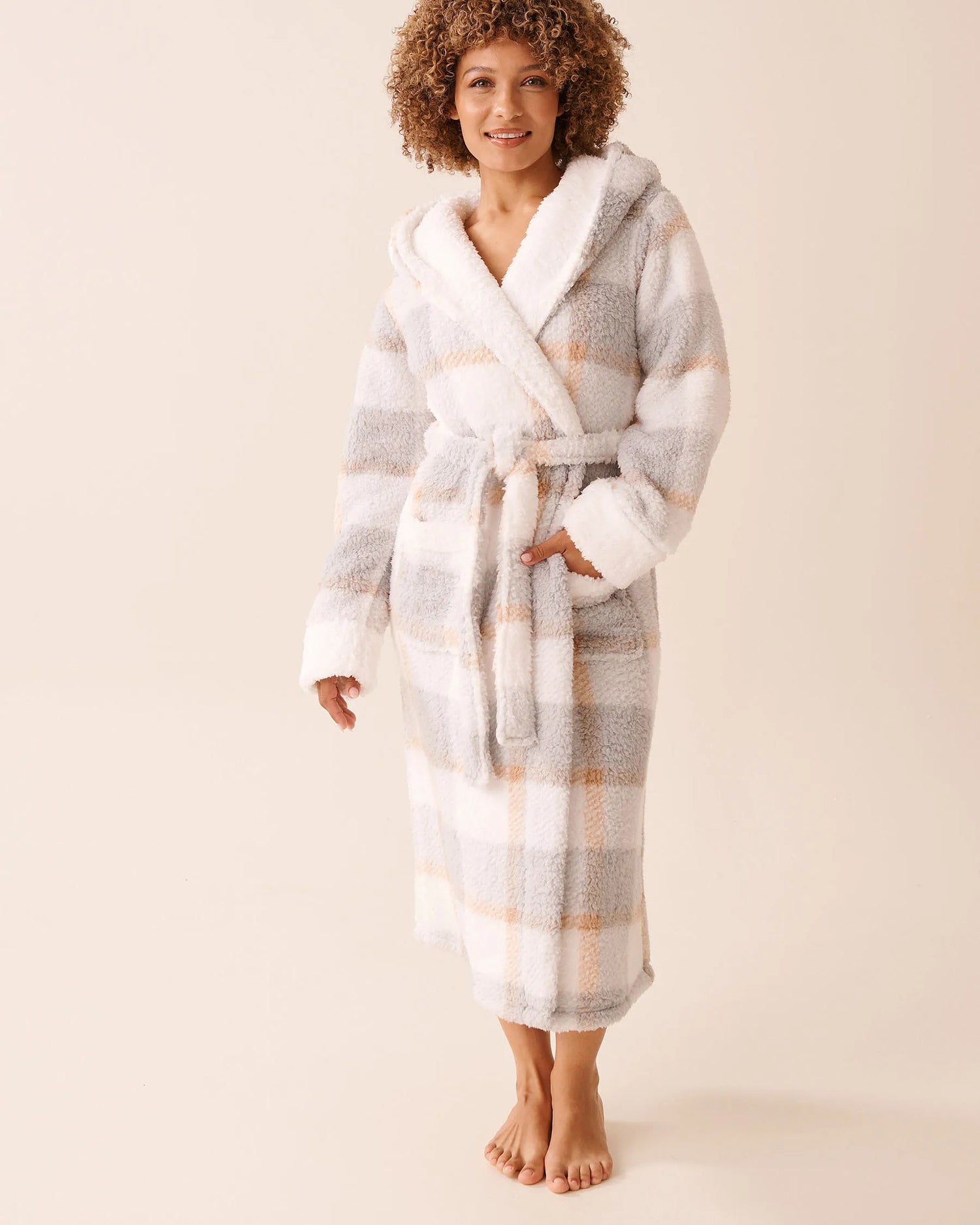 La Vie en Rose_Brush Plaid_Sherpa Plaid Robe_40600224_P20078_01