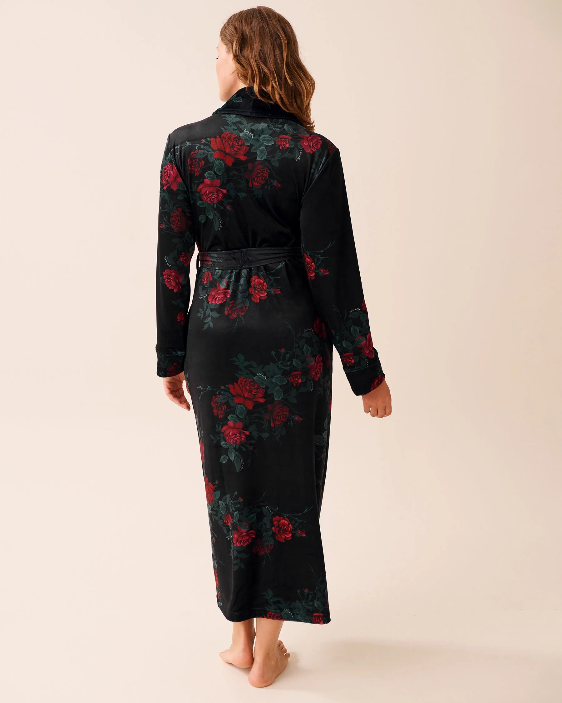La Vie en Rose_Red &amp; Black Roses_Velvety Softness Long Robe_40600225_P00473_04
