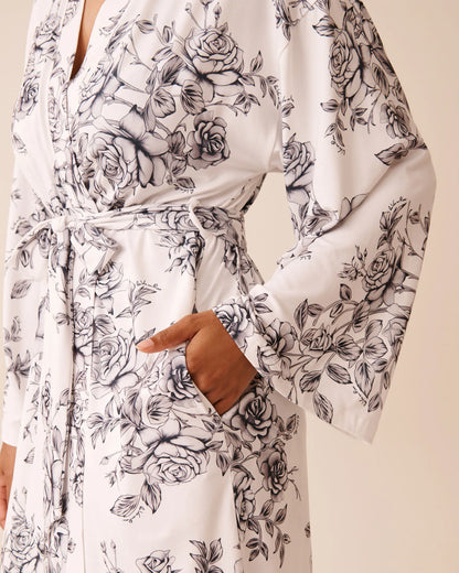 La Vie en Rose_Snow White Grey Bouquet_Black Rose Print Super Soft Kimono_40600226_P10570_05