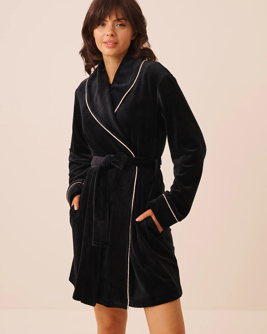 La Vie en Rose Black Beauty Women Plush Velour Robe SKU: 40600231_00001 Image 01