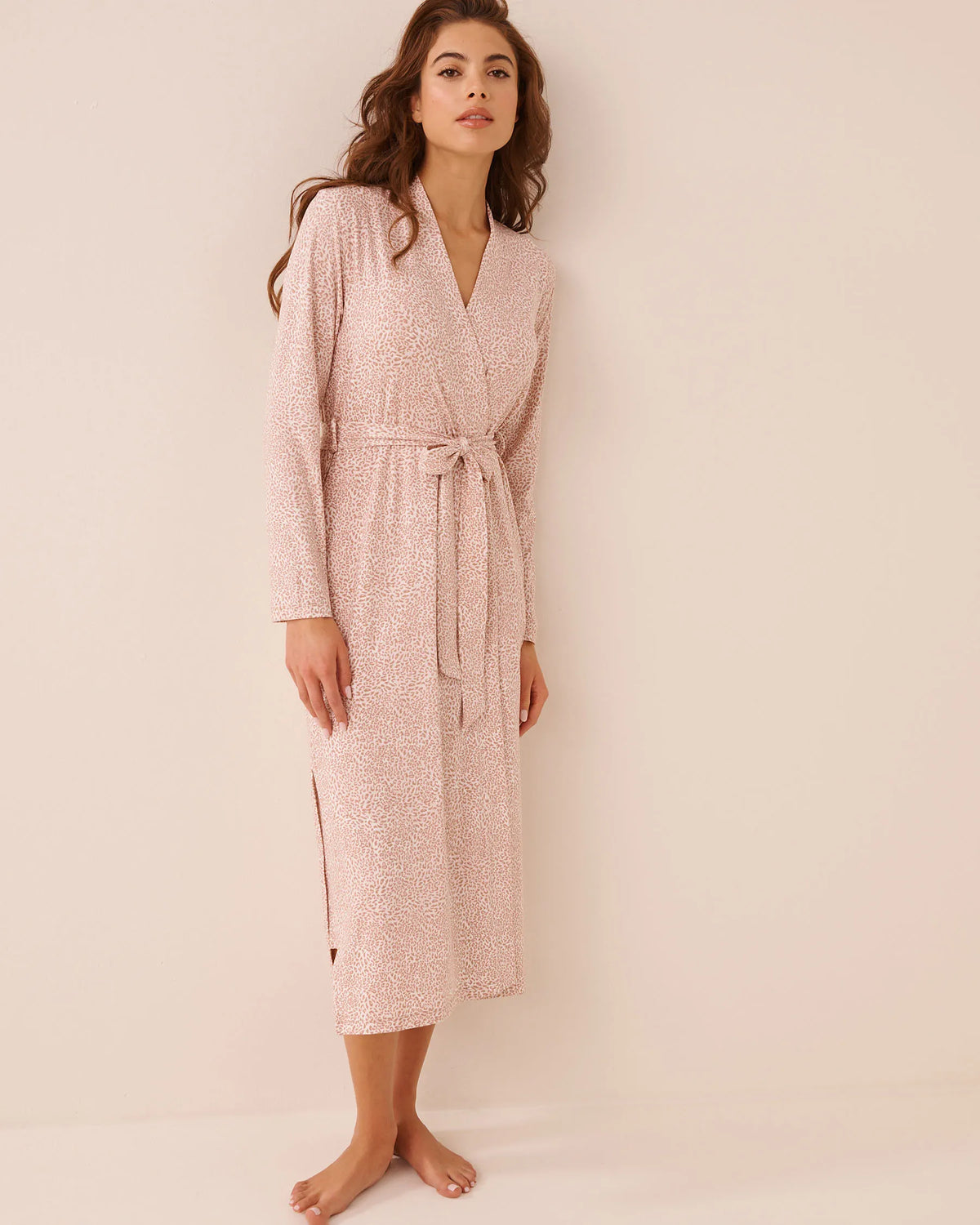 La Vie en Rose Snow White Leopard Women Leopard Print Super Soft Kimono SKU: 40600232_P10635 Image 03