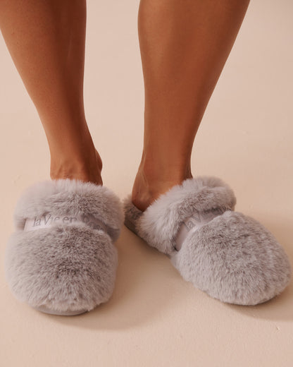 Faux Fur Crossed Slippers_40700335_00004_03