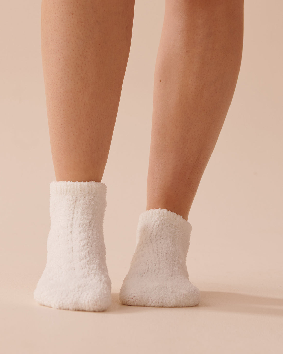 Fluffy Tailed Socks_40700338_P10420_01