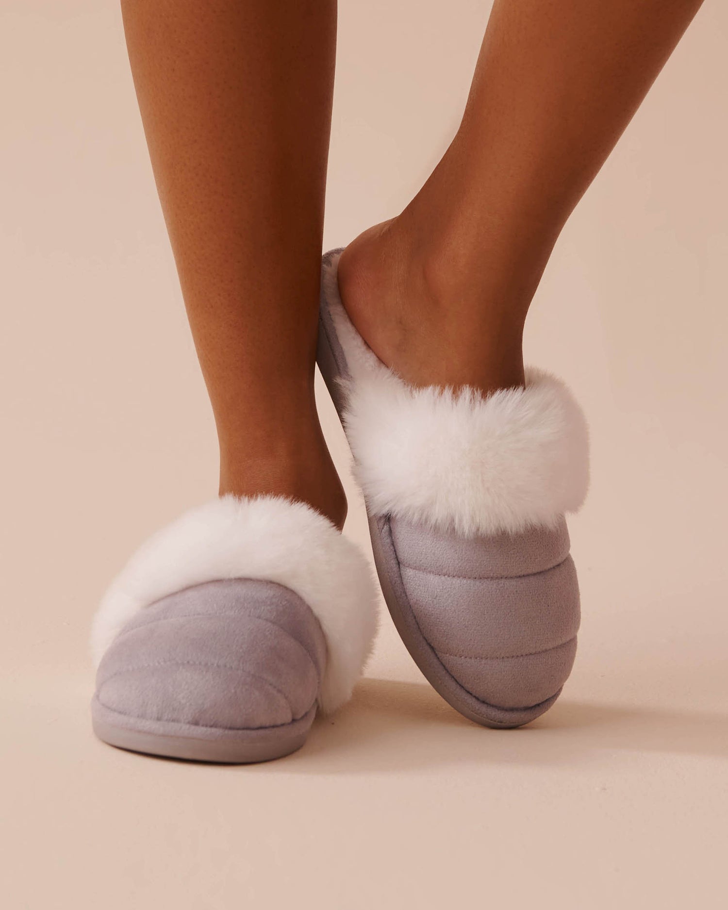 Suede and Faux Fur Slippers_40700341_50035_01