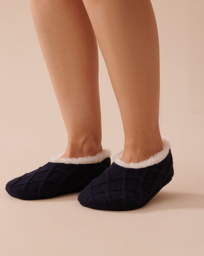 Cable-Knit and Faux Fur Slipper Socks_40700344_P40368_01