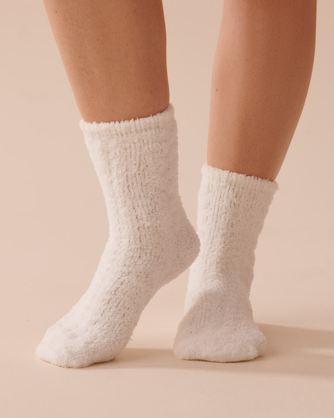 Soft Plush Socks_40700347_P10432_01