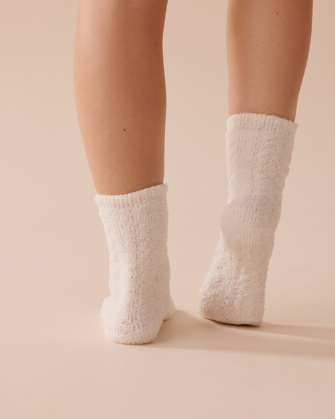 Soft Plush Socks_40700347_P10432_02