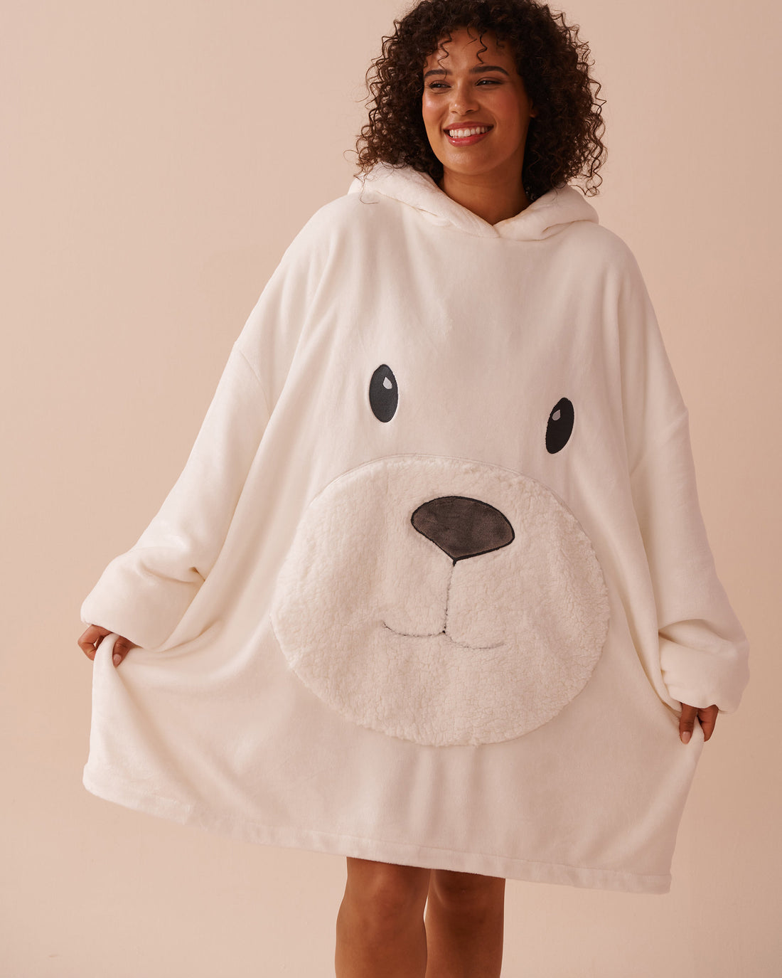 Polar Bear Soft Plush Oversized Hoodie_40700349_10011_01