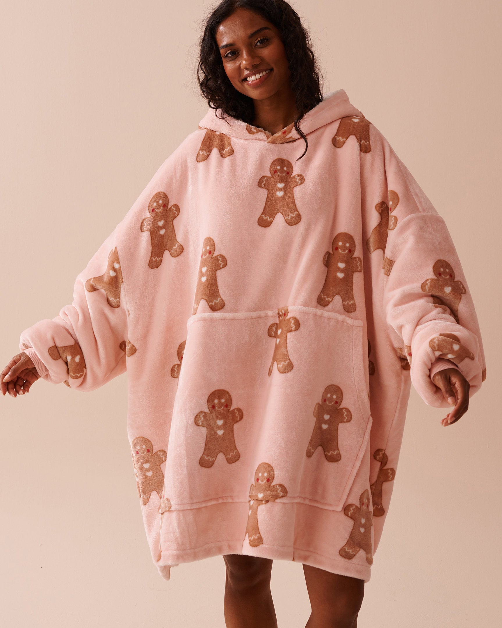 Gingerbread Soft Plush Oversized Hoodie_40700350_P60307_01