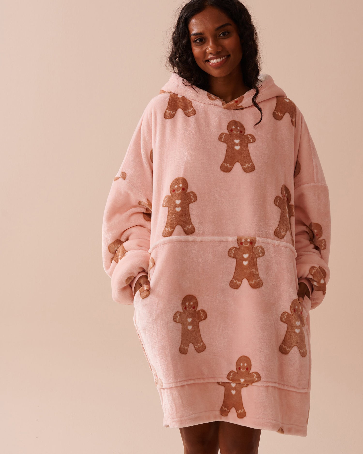 Gingerbread Soft Plush Oversized Hoodie_40700350_P60307_04