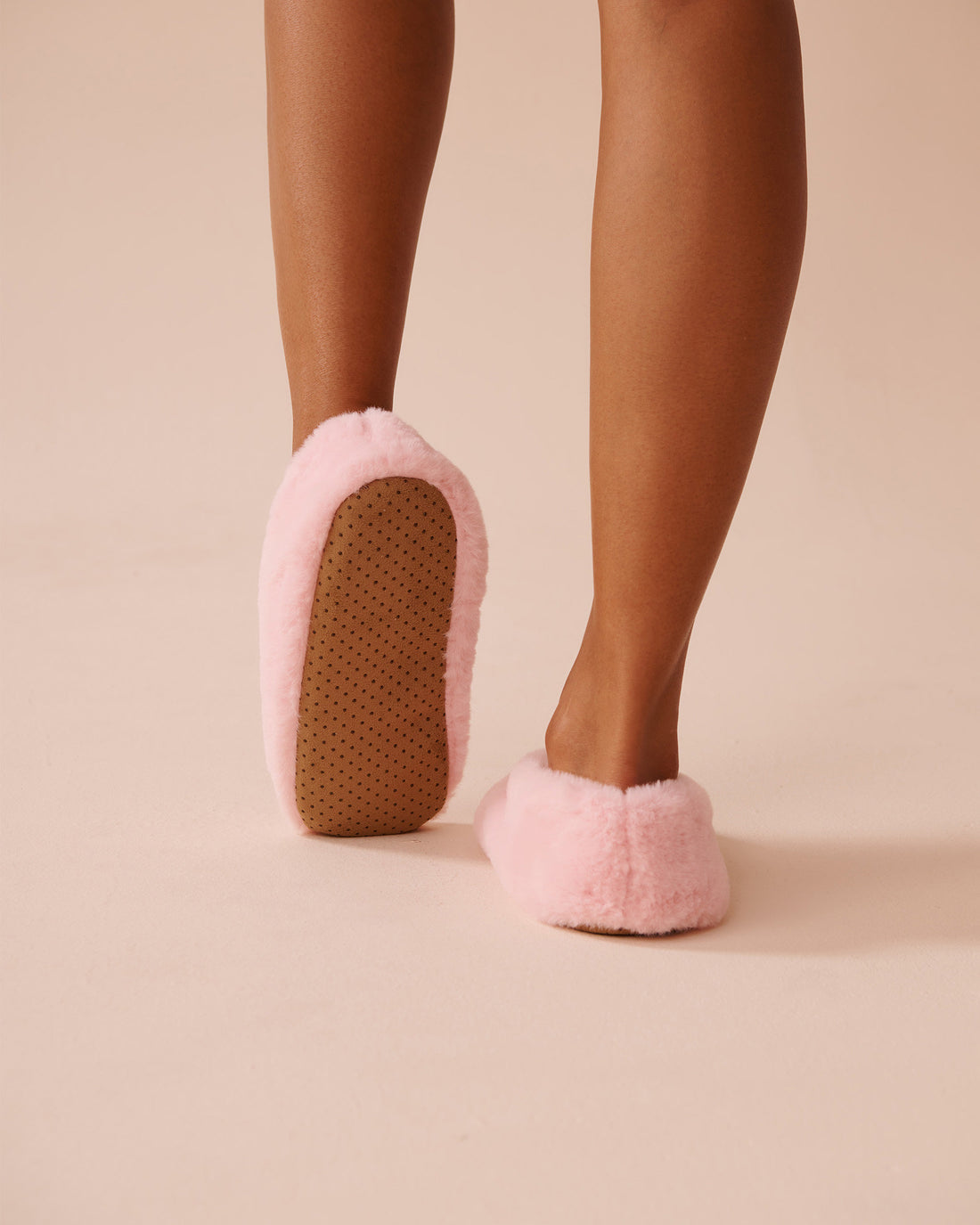 Faux Fur Slipper Socks_40700354_60042_02