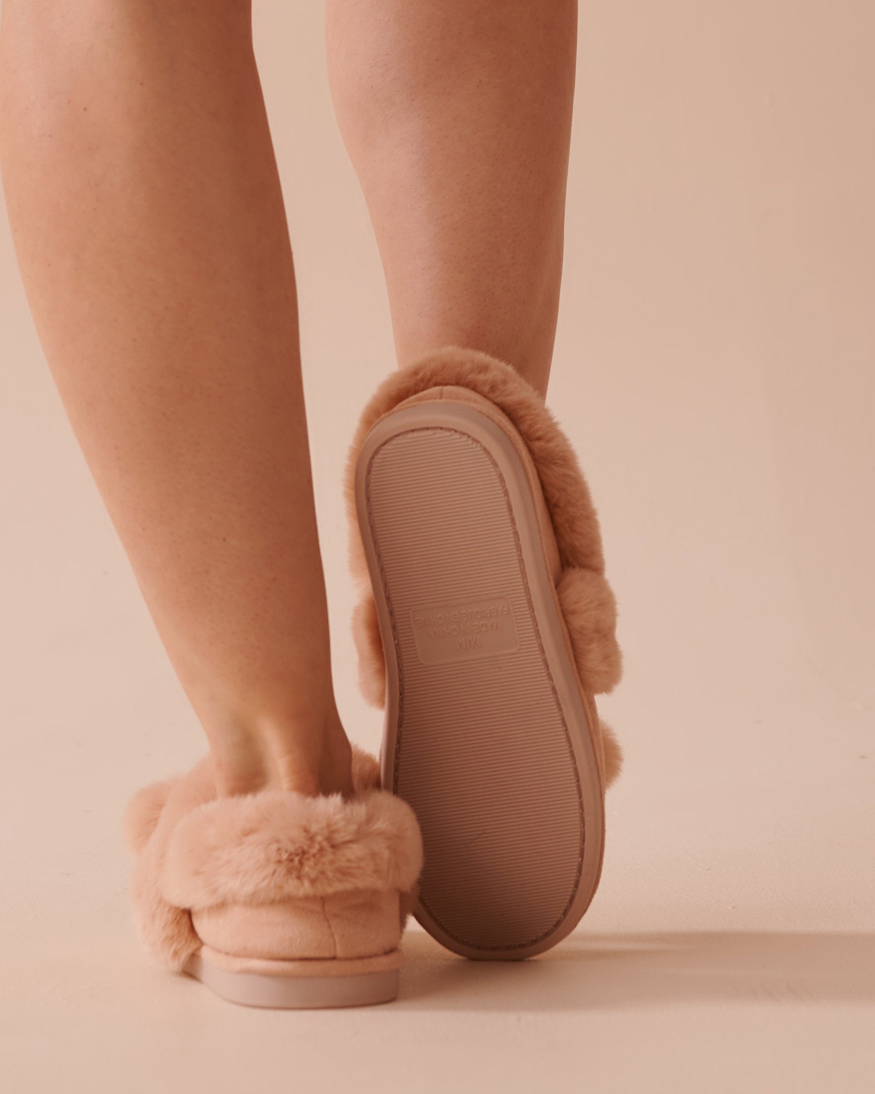 Bow &amp; Pompom Suede Bootie Slippers_40700363_20022_02