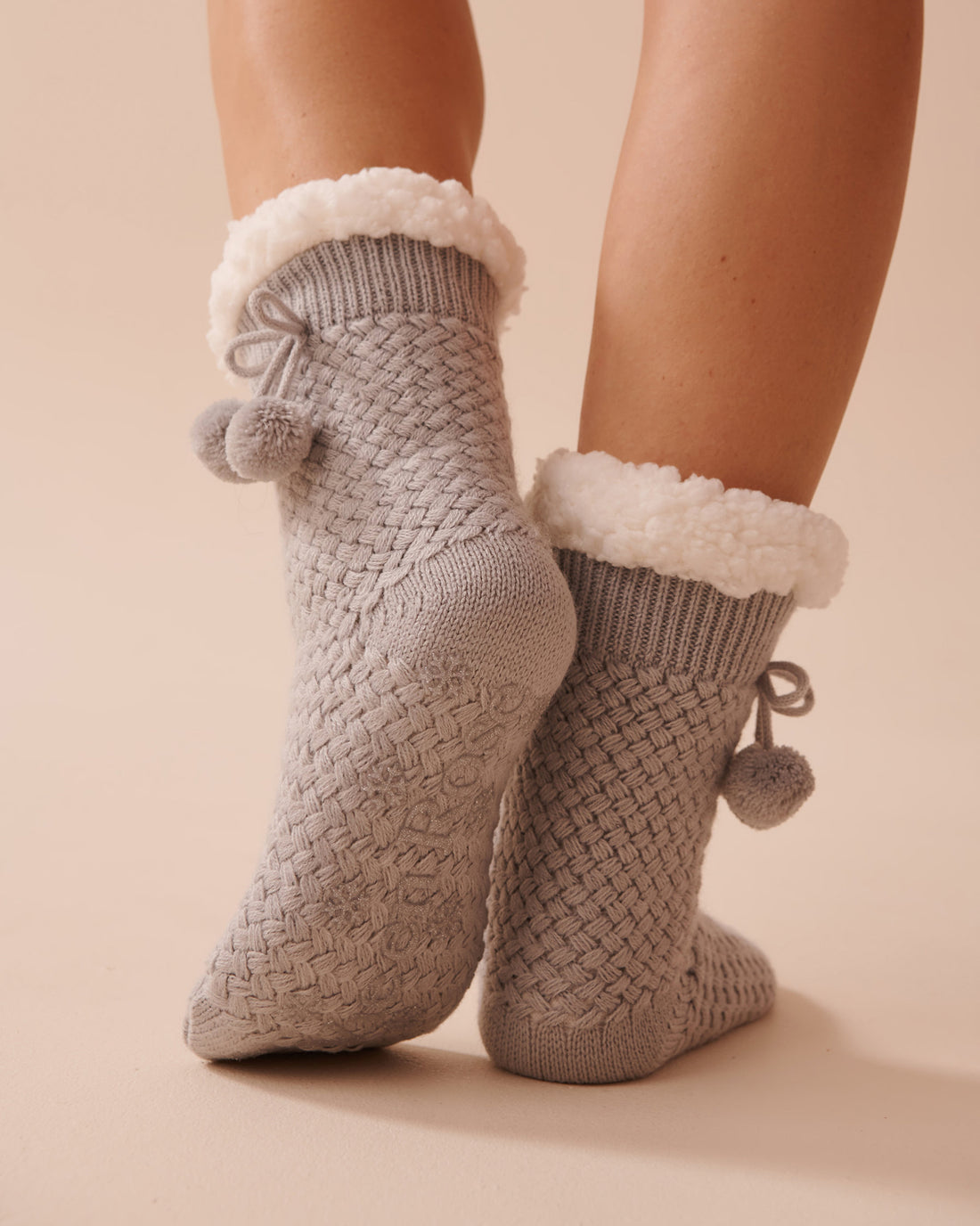 Pompom Knit and Sherpa Socks_40700365_00004_02