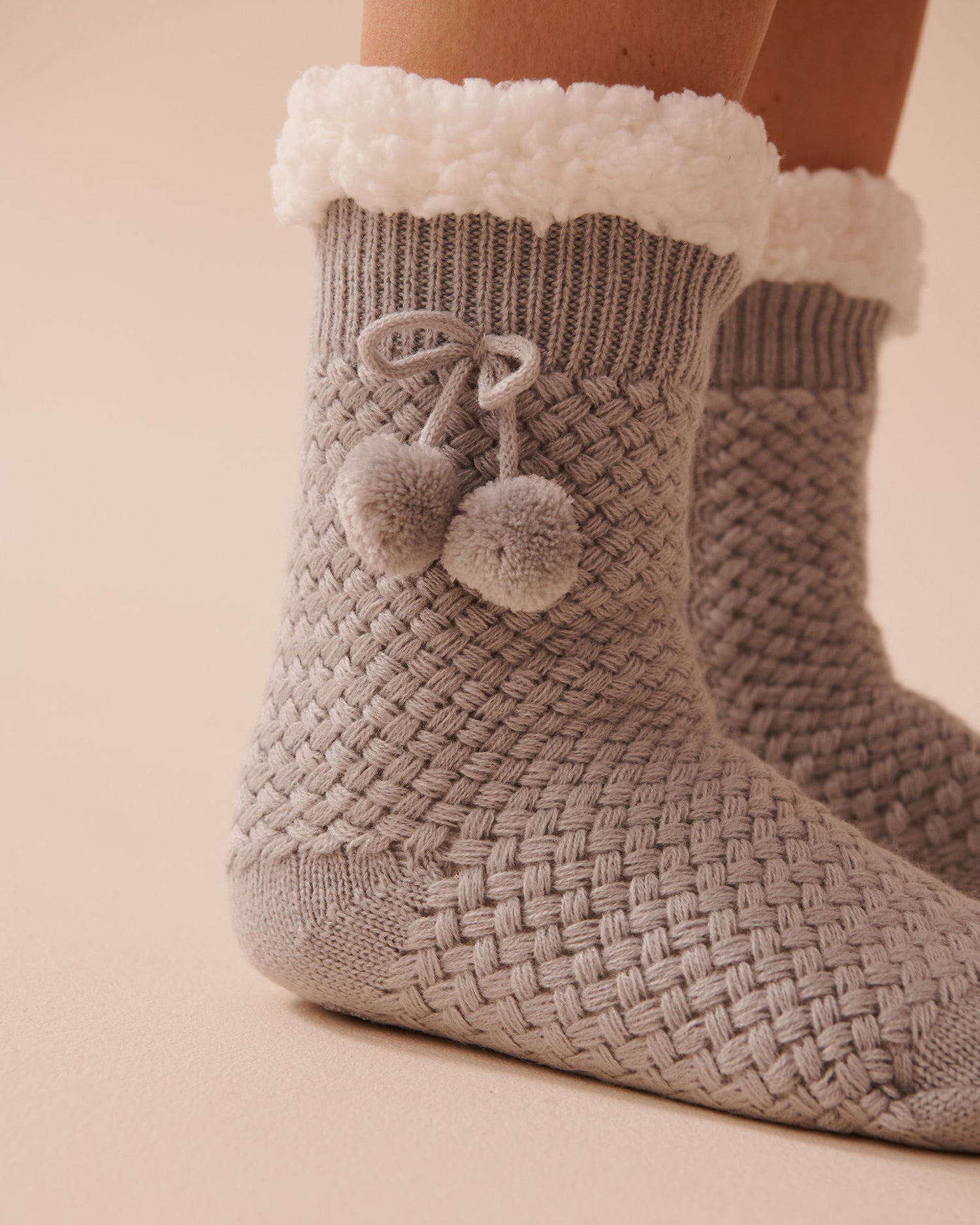 Pompom Knit and Sherpa Socks_40700365_00004_03