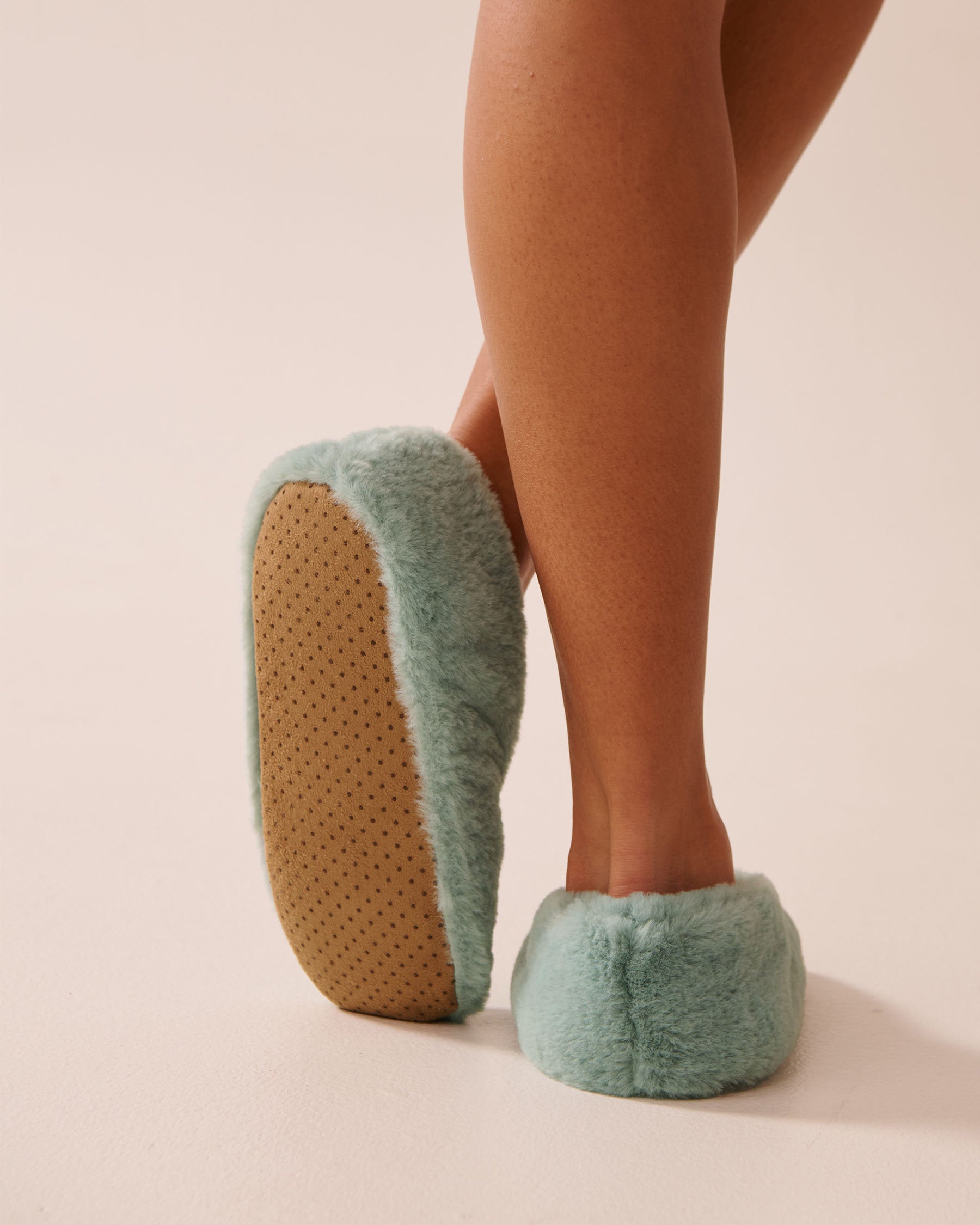 La Vie en Rose_Faux Fur Slipper Socks_40700379_40218_03