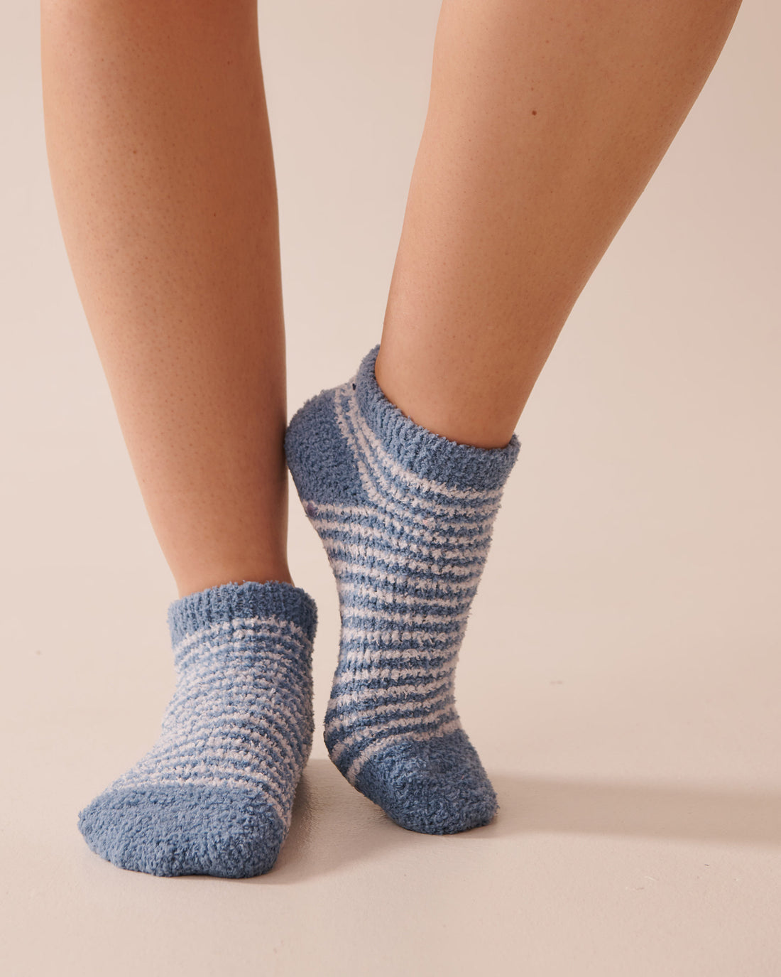 La Vie en Rose_Soft Plush Stripe Socks_40700381_P40426_01