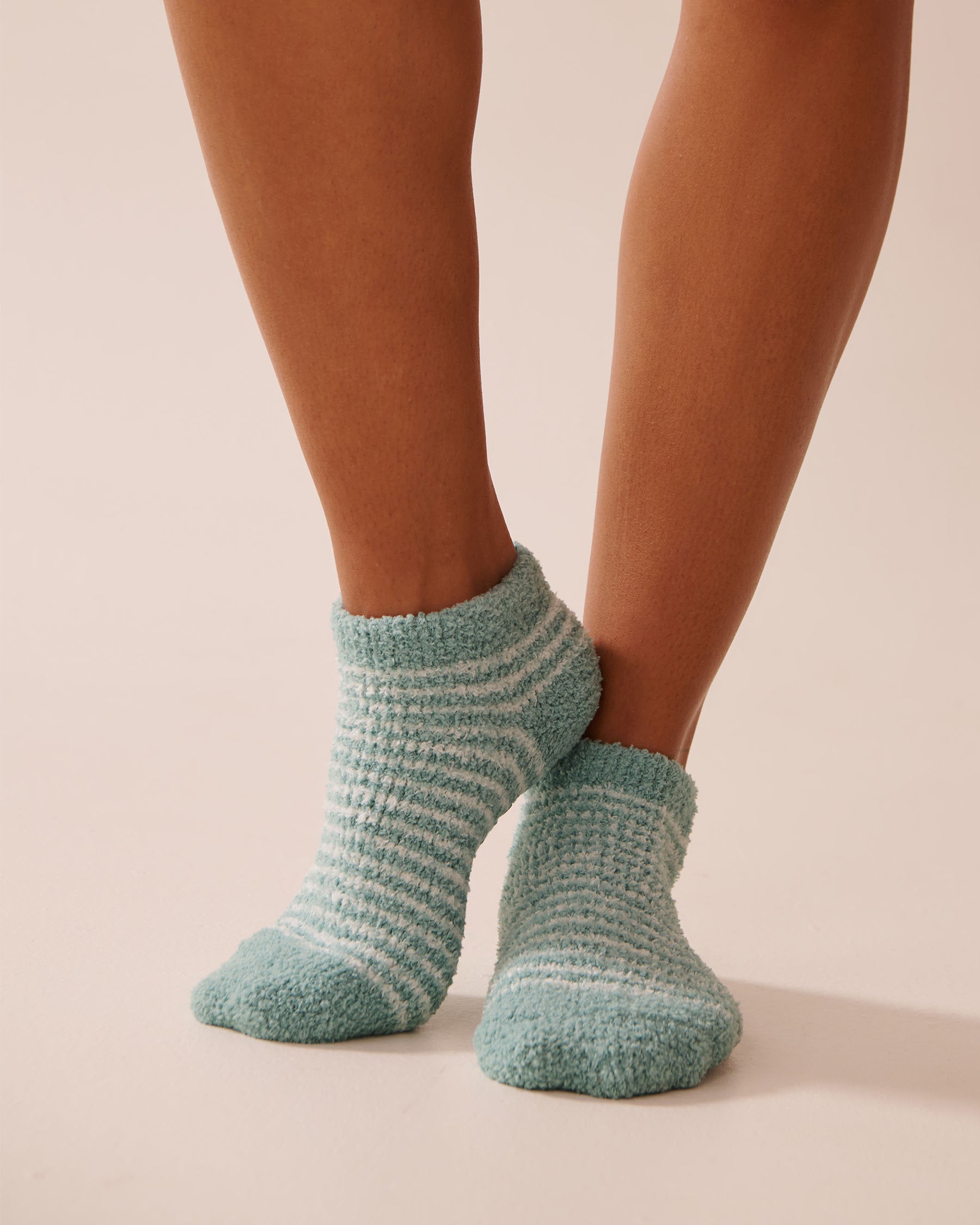 La Vie en Rose_Soft Plush Stripe Socks_40700381_P40429_01