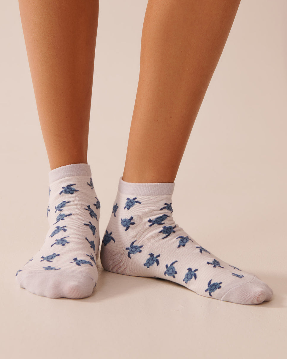 La Vie en Rose_Snow White Stripe Turtles_Finely Ribbed Striped Socks_40700396_P10499_01