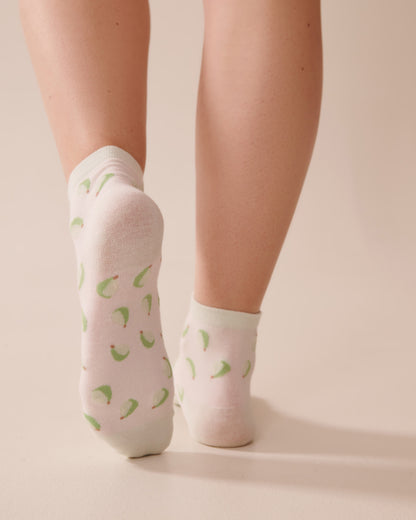 La Vie en Rose_Snow White Pear_Finely Ribbed Striped Socks_40700396_P10501_02