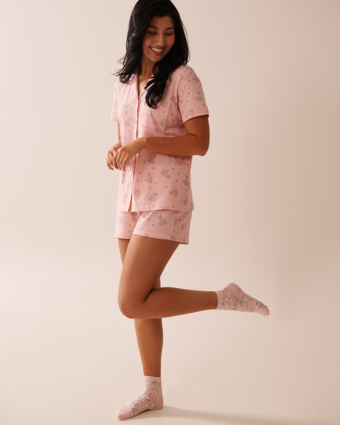 La Vie en Rose_Peachskin Rabbit_Finely Ribbed Striped Socks_40700396_P60363_01