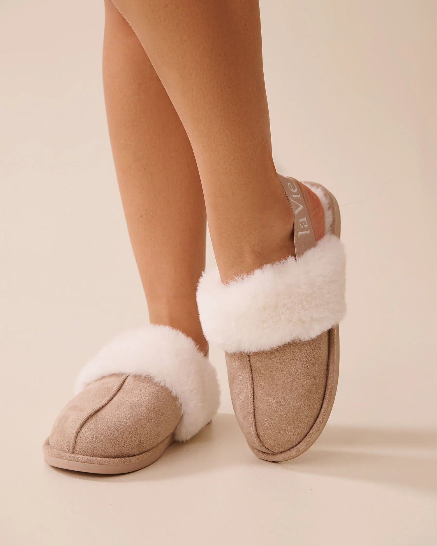 La Vie en Rose_Goat_Faux Suede Slippers with Ankle Elastic Band_40700419_20075_02
