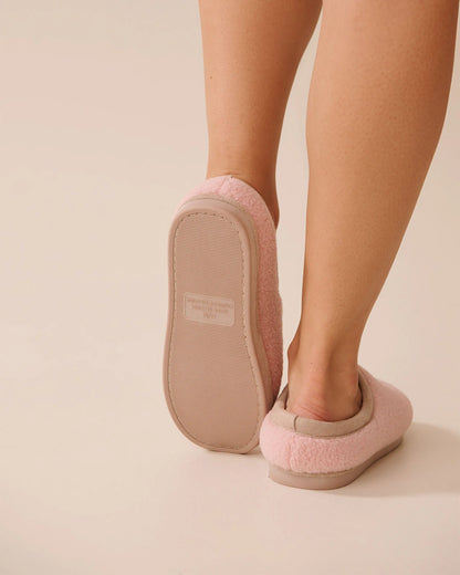 La Vie en Rose_Zephyr_Curly Fur Slippers_40700422_60160_02