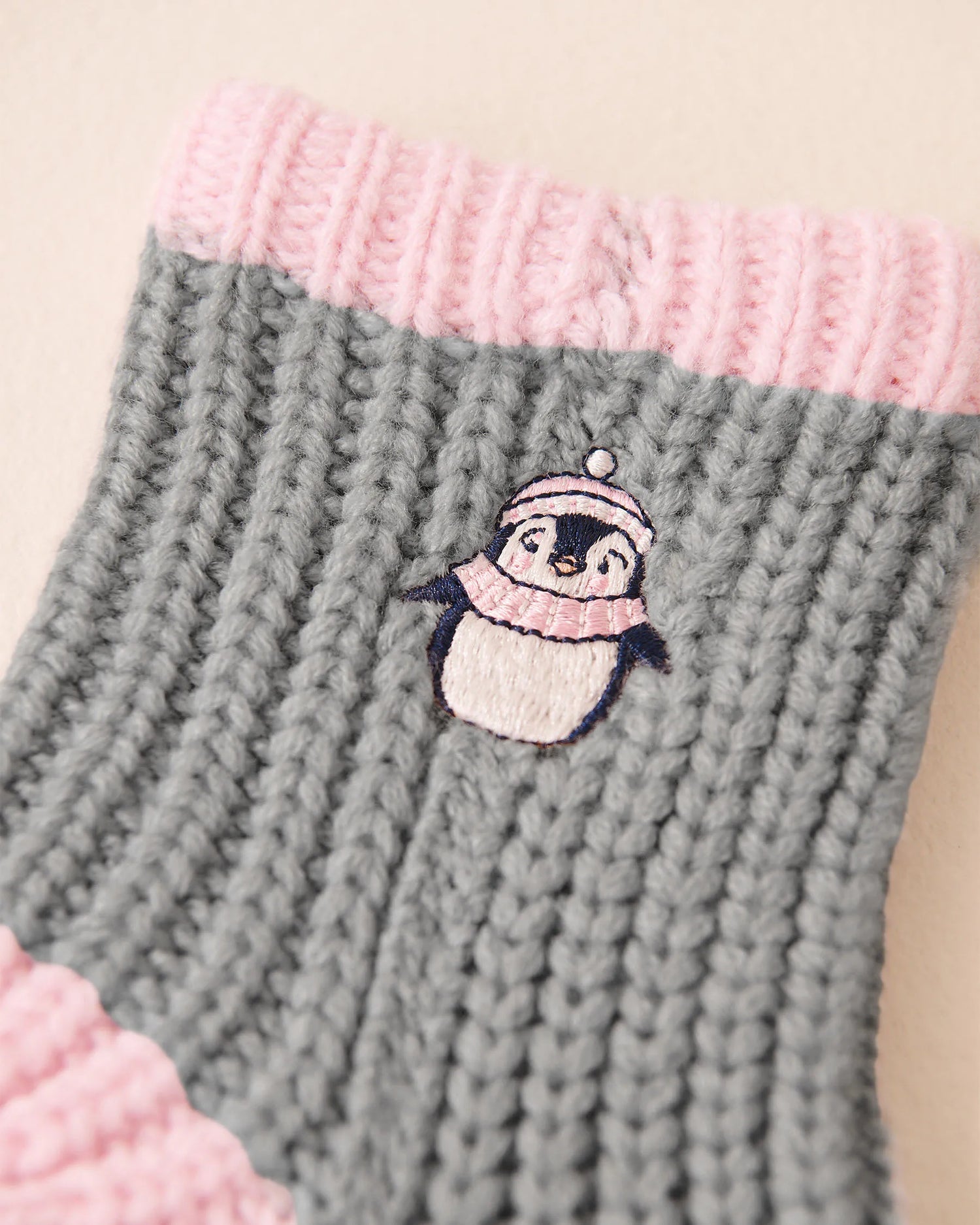 La Vie en Rose_Quiet Gray_Embroidered Gingerbread Socks_40700423_00055_03