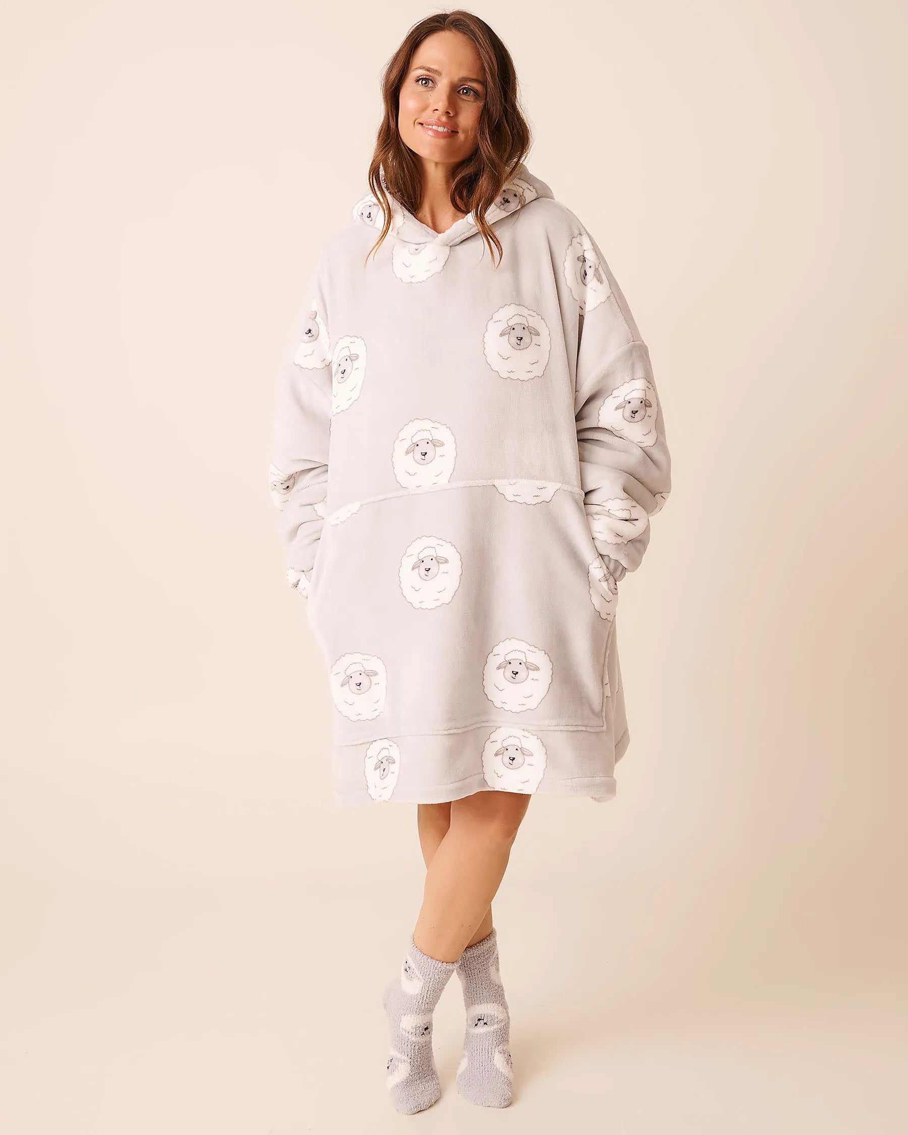 La Vie en Rose_Quiet Grey Up &amp; Down Sheep_Plush Deer Socks_40700425_P00481_01