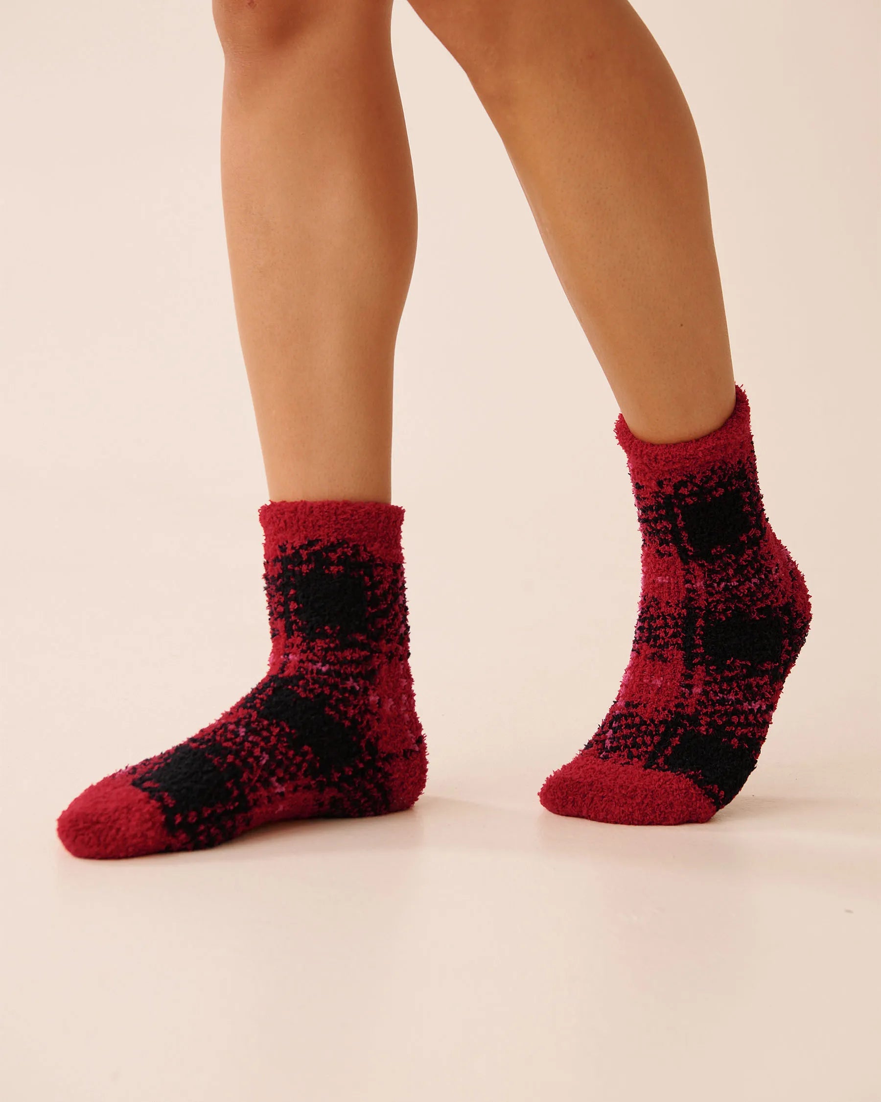 La Vie en Rose_Savvy Red Buffalo Plaid_Plush Buffalo Plaid Socks_40700425_P60428_03