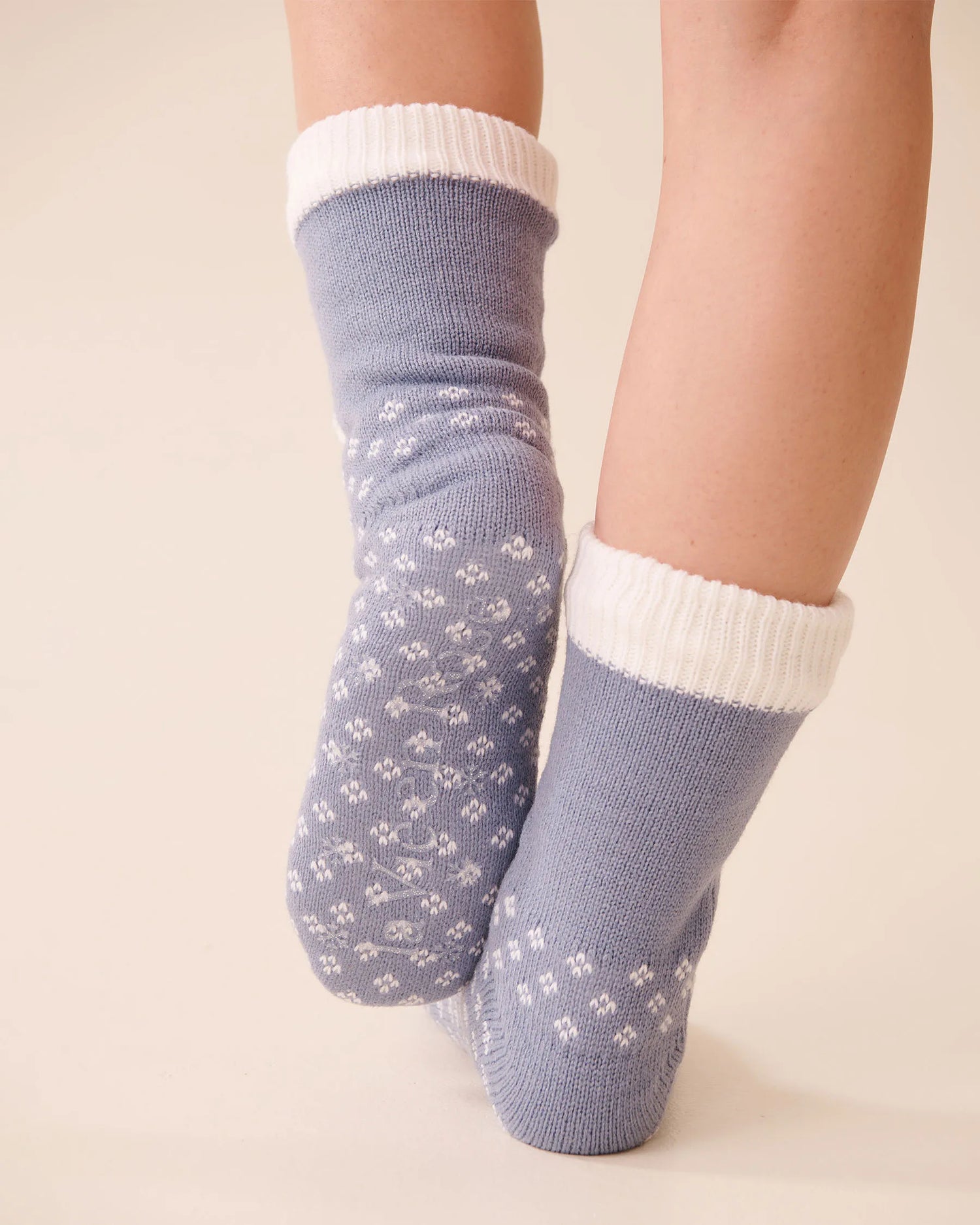 La Vie en Rose_Stonewash Dot_Long Knit and Sherpa Deer Socks_40700426_P40522_02