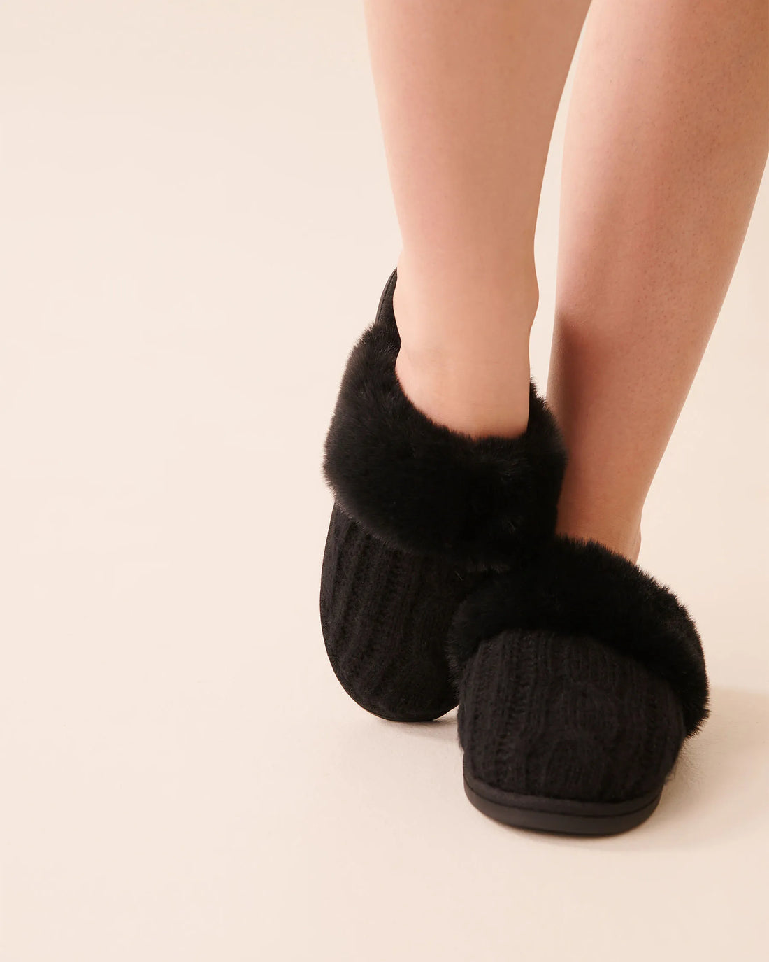 La Vie en Rose_Black Beauty_Cable Knit and Faux Fur Slippers_40700429_00001_01