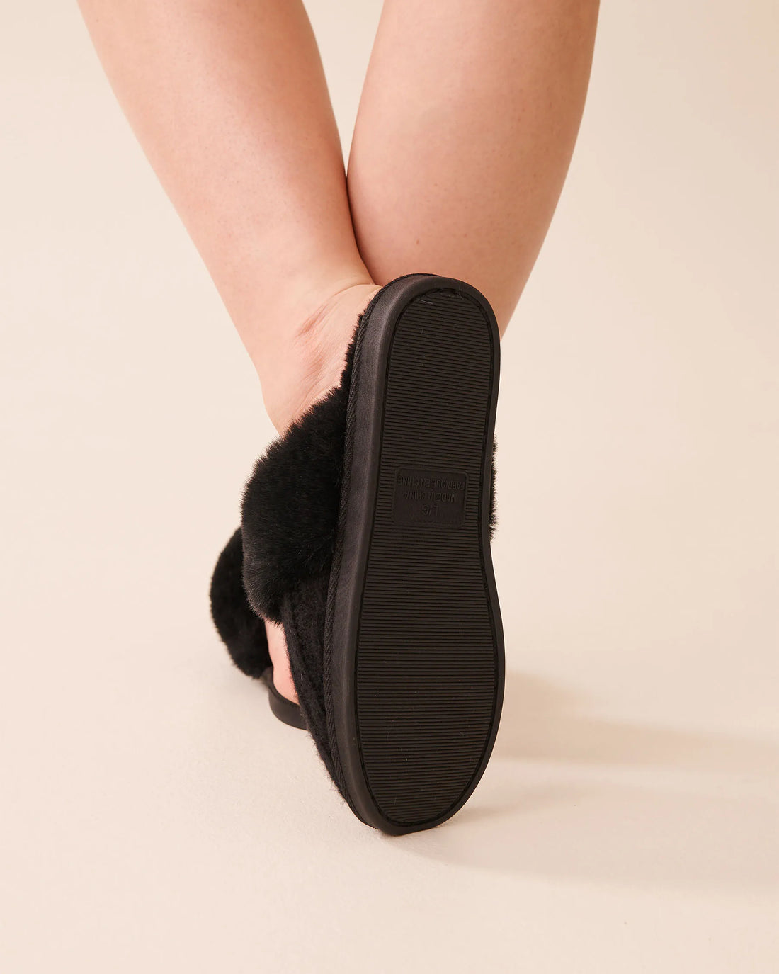 La Vie en Rose_Black Beauty_Cable Knit and Faux Fur Slippers_40700429_00001_02