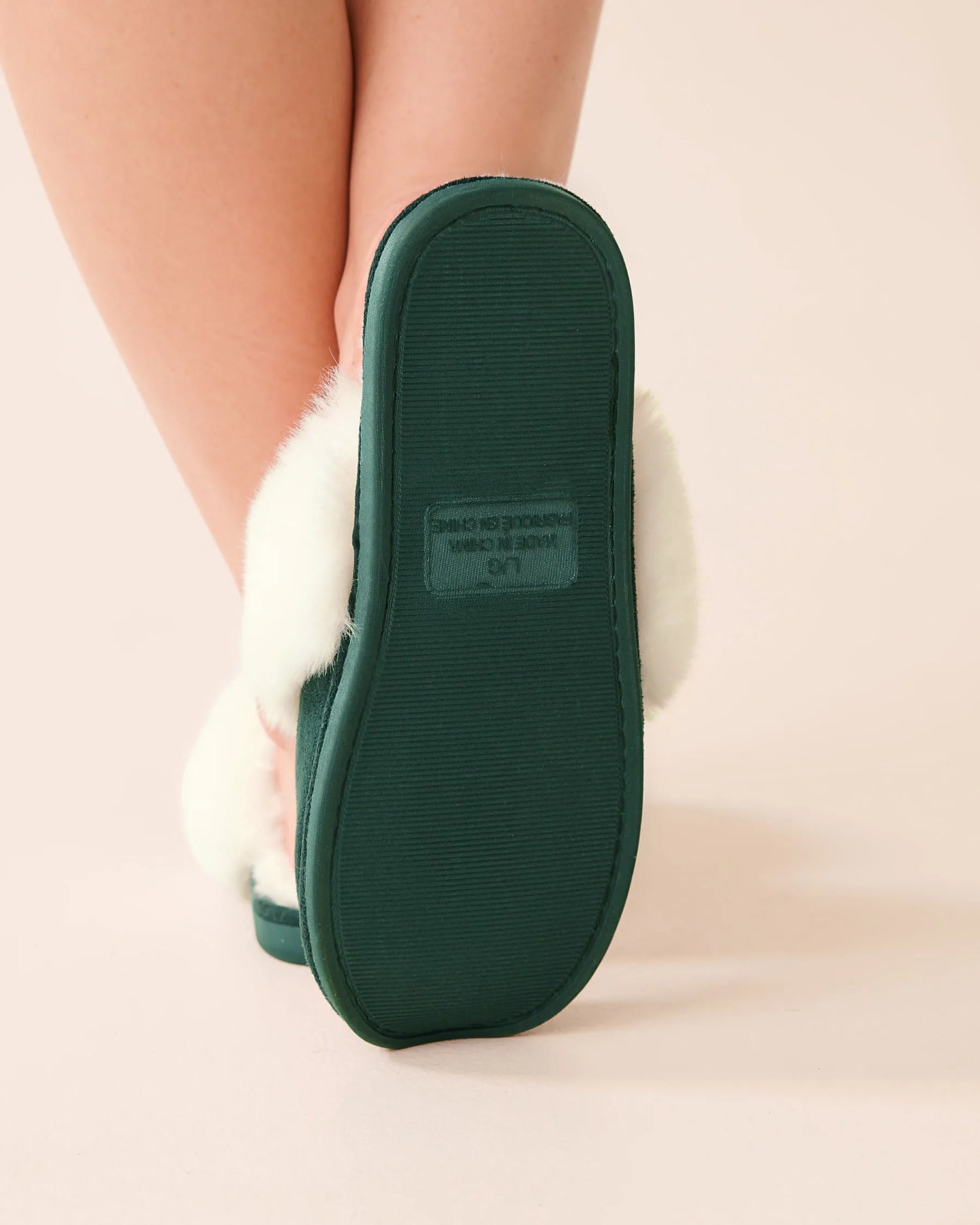 La Vie en Rose_Botanical Garden_Faux Suede and Faux Fur Slippers_40700431_30140_04