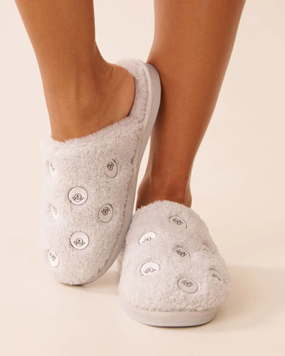 La Vie en Rose_Quiet Gray_Sheep Embroidered Curly Fur Slippers_40700437_00055_01