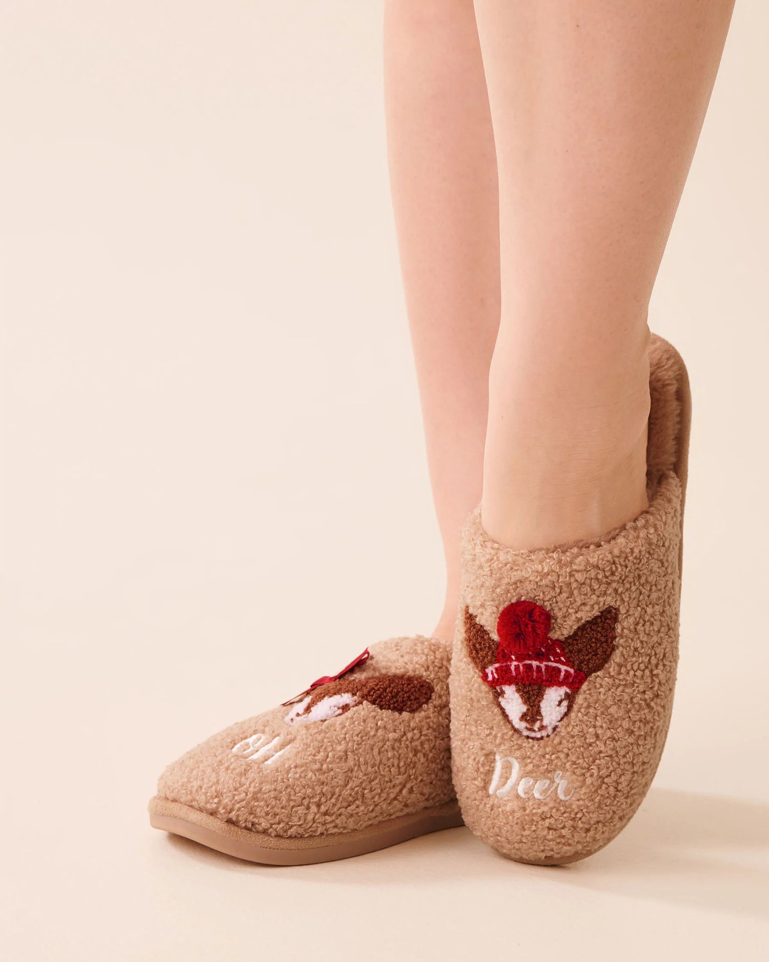 La Vie en Rose_Brush_Deer Embroidered Curly Fur Slippers_40700437_20112_03