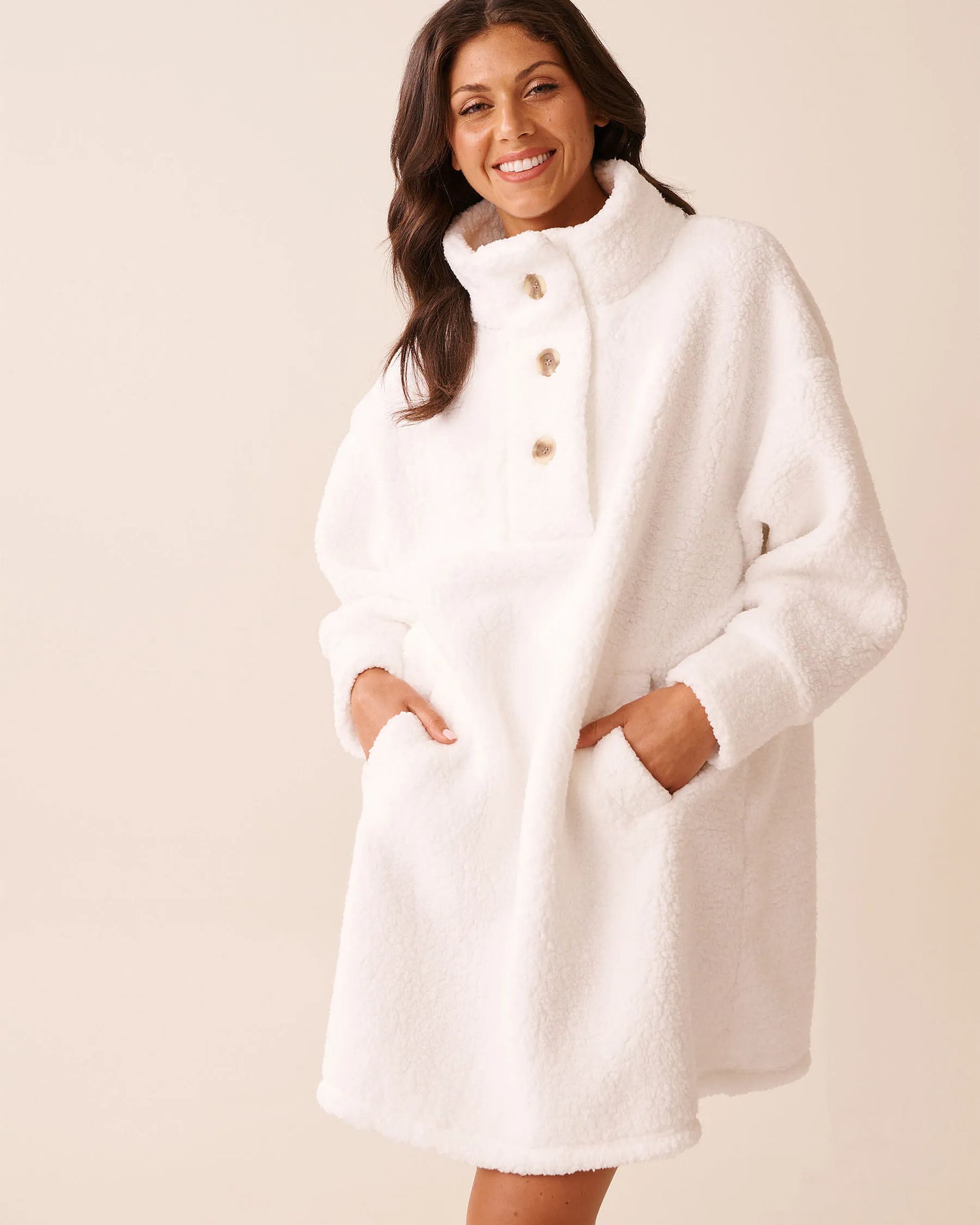 La Vie en Rose_Snow White_Oversized Button-Up Sweatshirt_40700438_10011_01