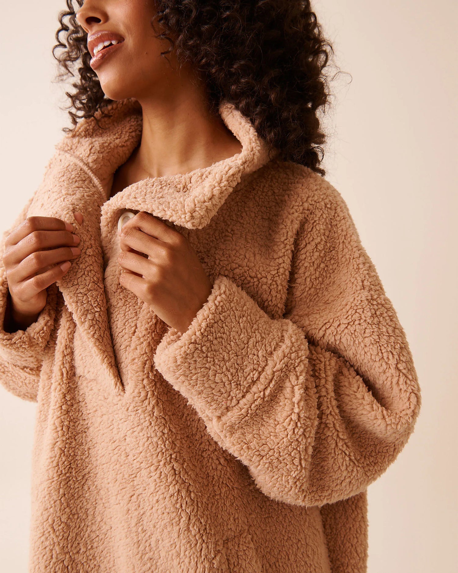 La Vie en Rose_Brush_Oversized Button-Up Sweatshirt_40700438_20112_04