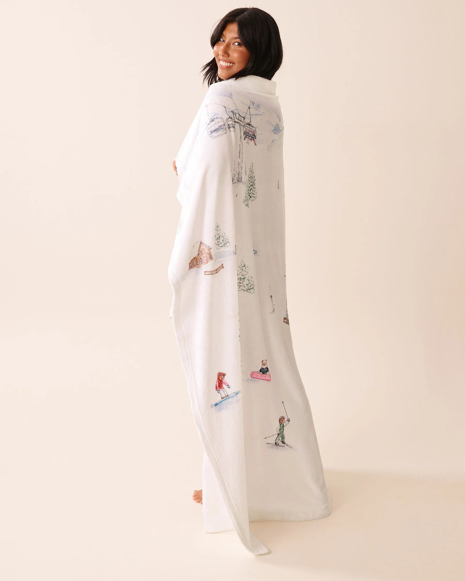 La Vie en Rose_Snow White Ski Placement_Buffalo Plaid Soft Plush Blanket_40700441_P10549_03